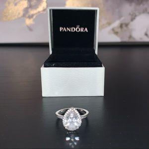Pandora Sparkling Teardrop Holo Ring